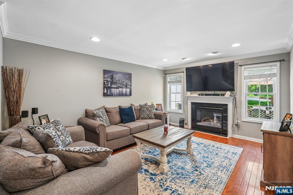 property viewer photo 5