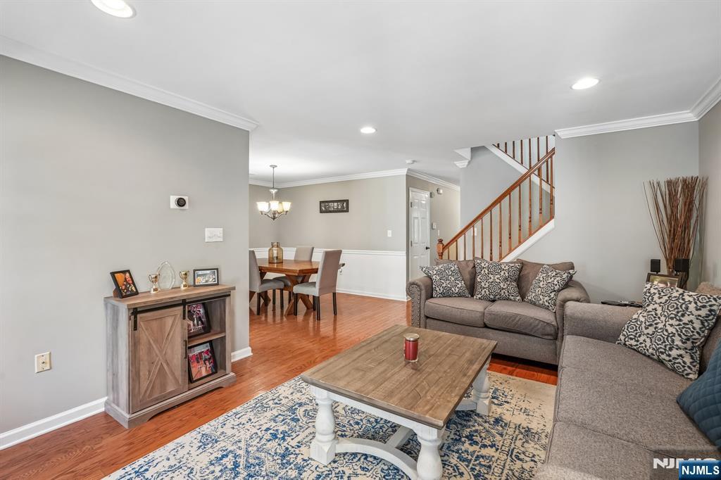property viewer photo 7