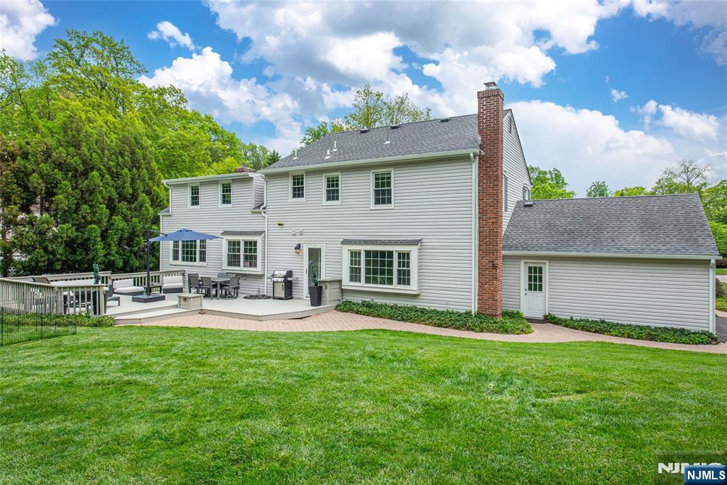 main property photo 30