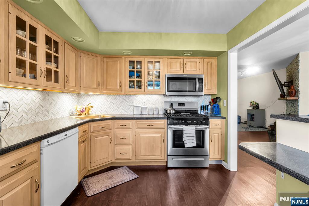 main property photo 15