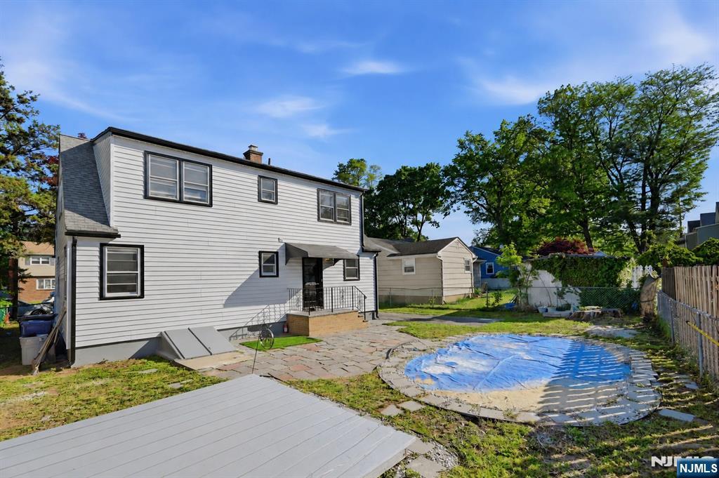 main property photo 40