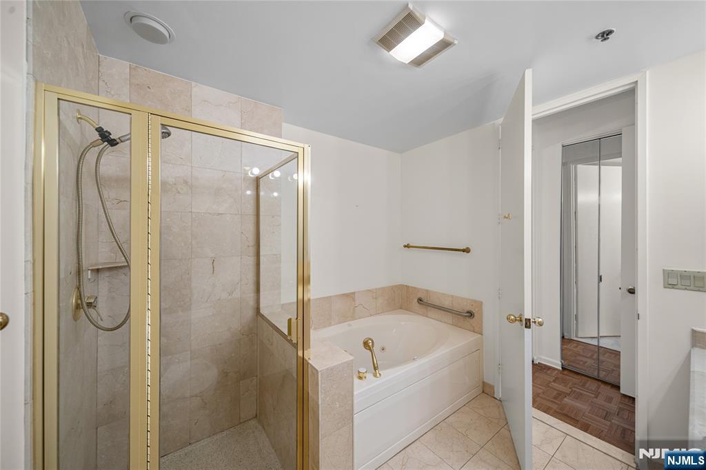 property viewer photo 16