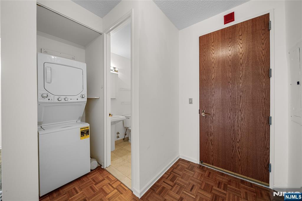 property viewer photo 17