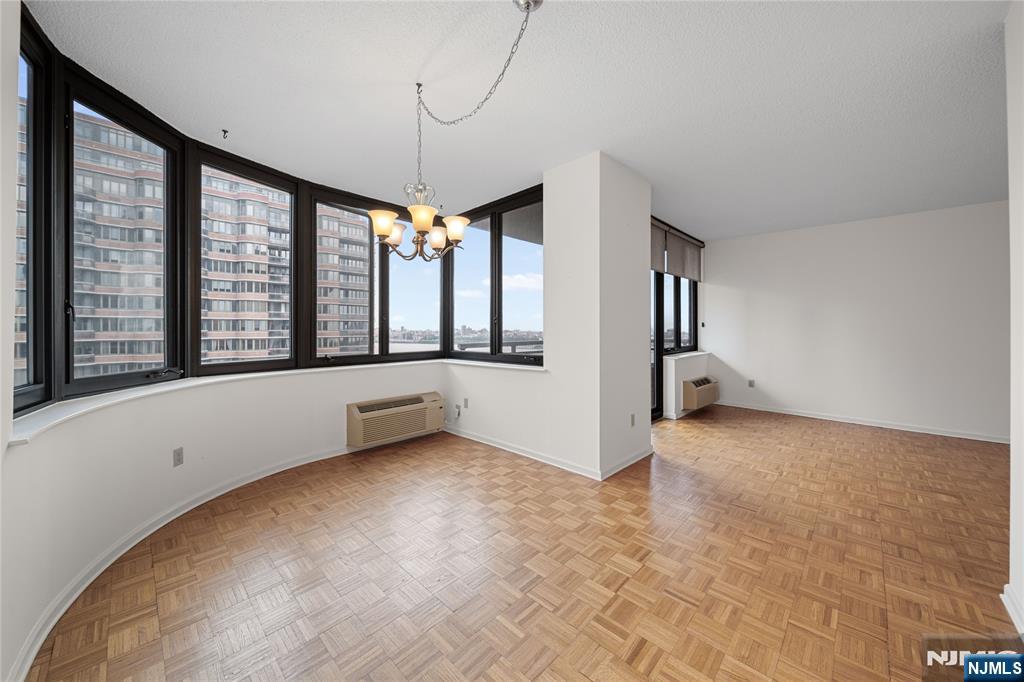 property viewer photo 4
