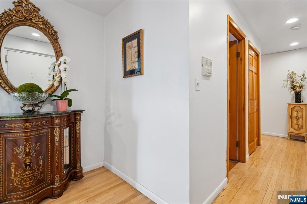 property viewer photo 1