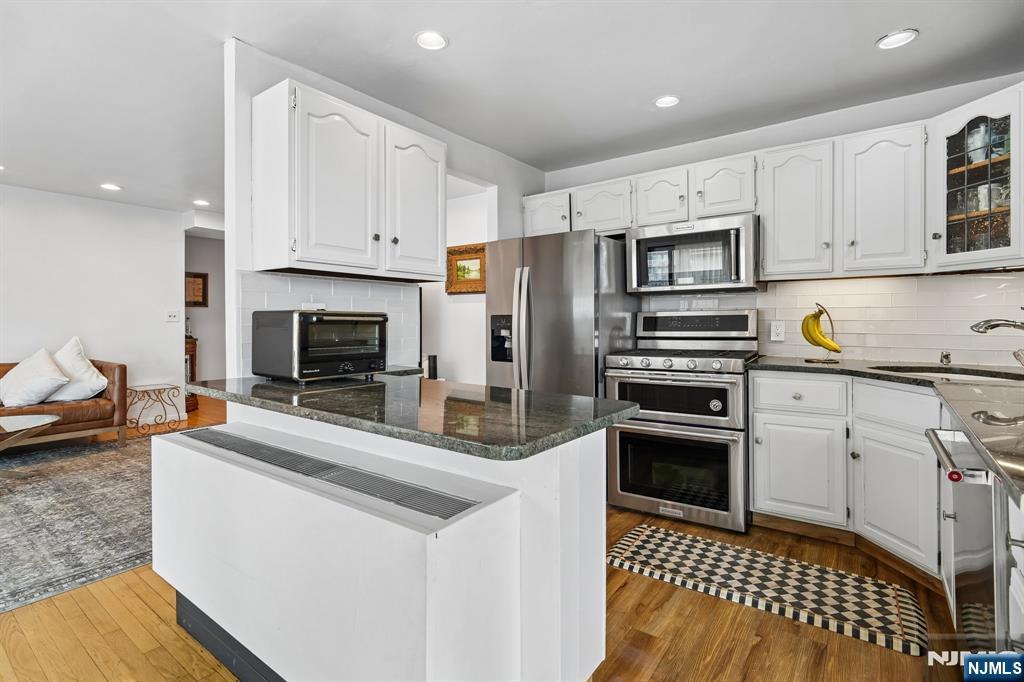 property viewer photo 12