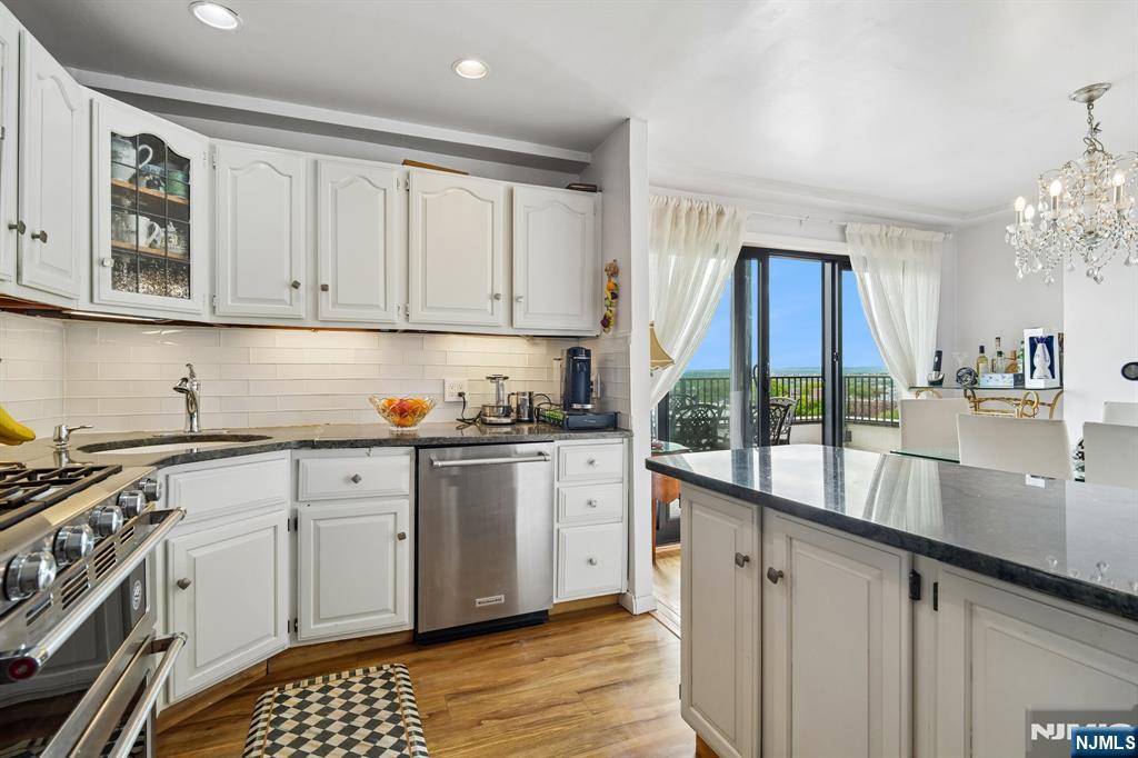 property viewer photo 14
