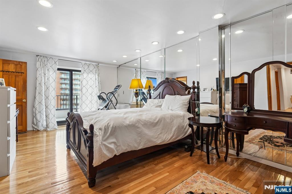 property viewer photo 15