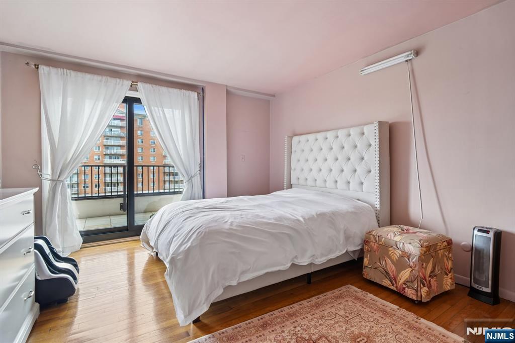 property viewer photo 20