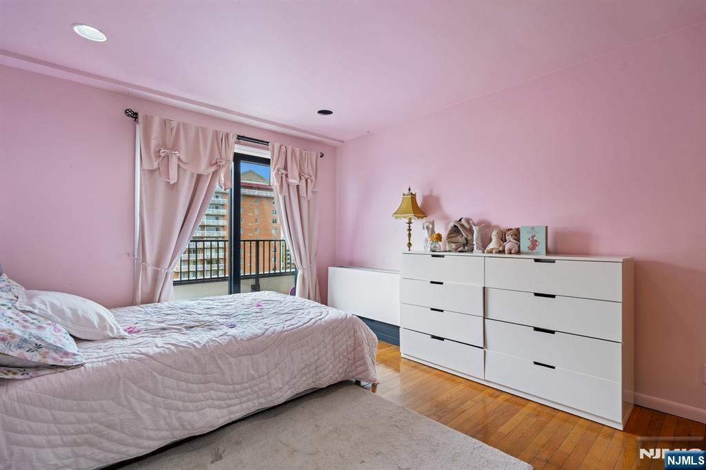property viewer photo 24