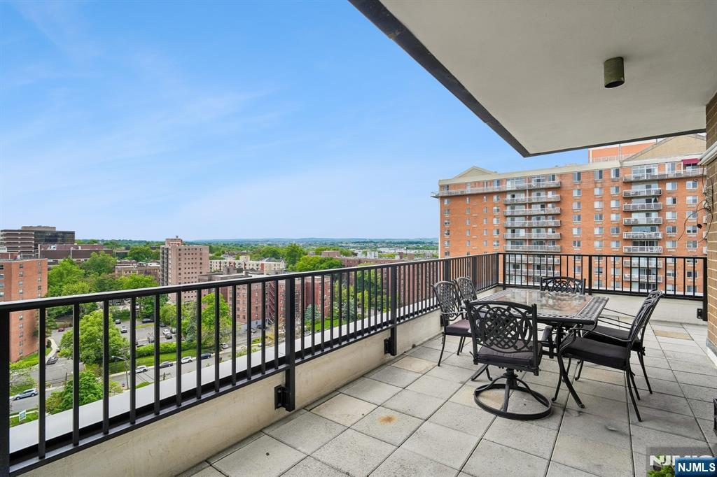 property viewer photo 27