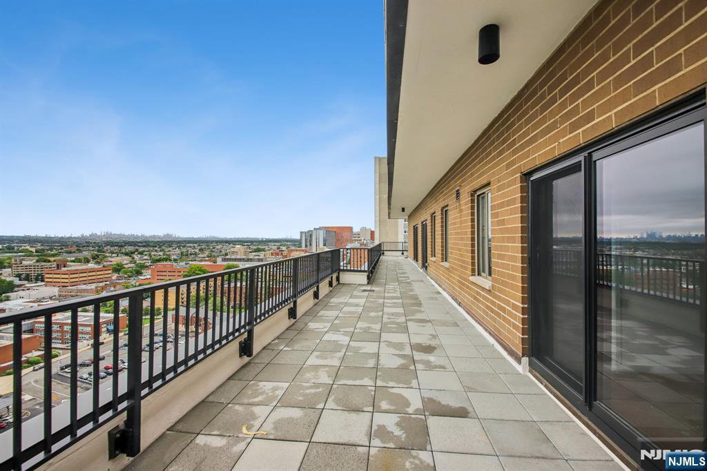property viewer photo 35