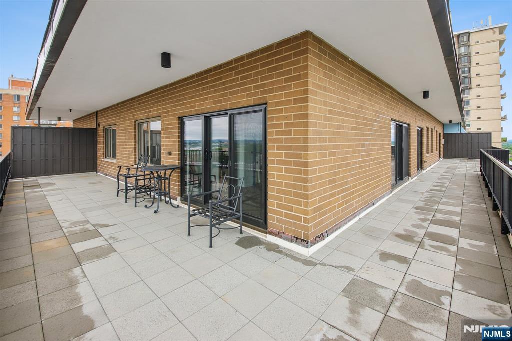 property viewer photo 36