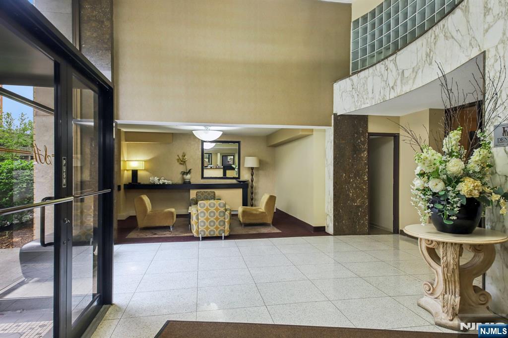 property viewer photo 37