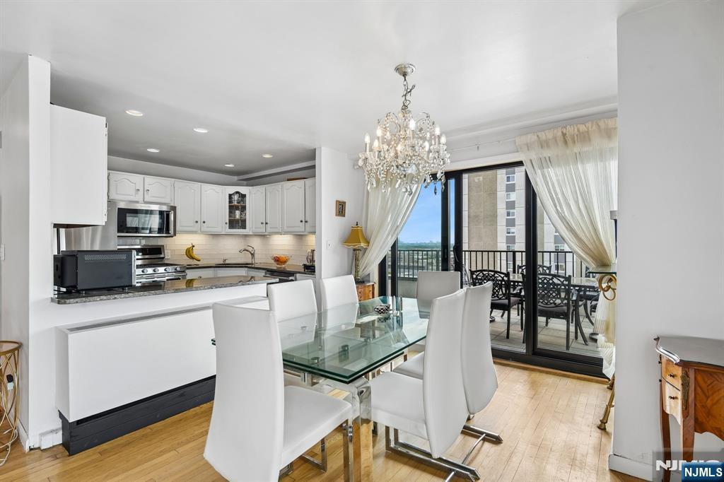 property viewer photo 9