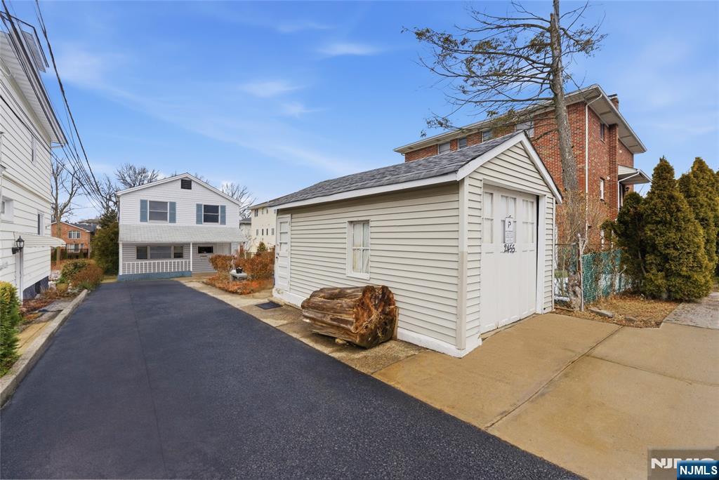 main property photo 49