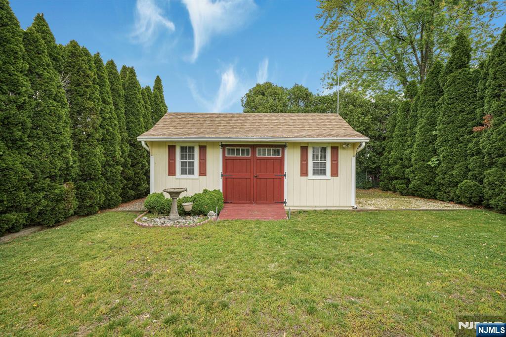 main property photo 34