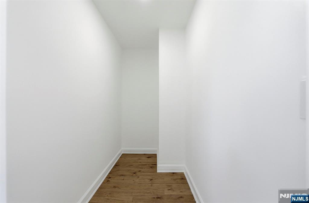 property viewer photo 19