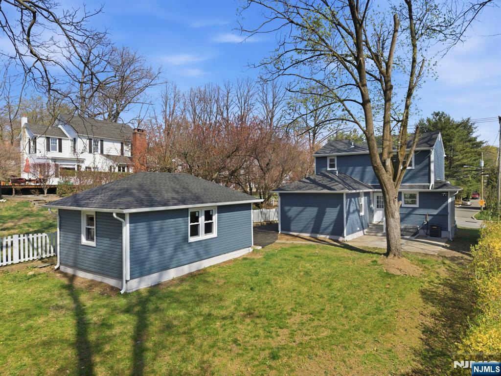 property viewer photo 26