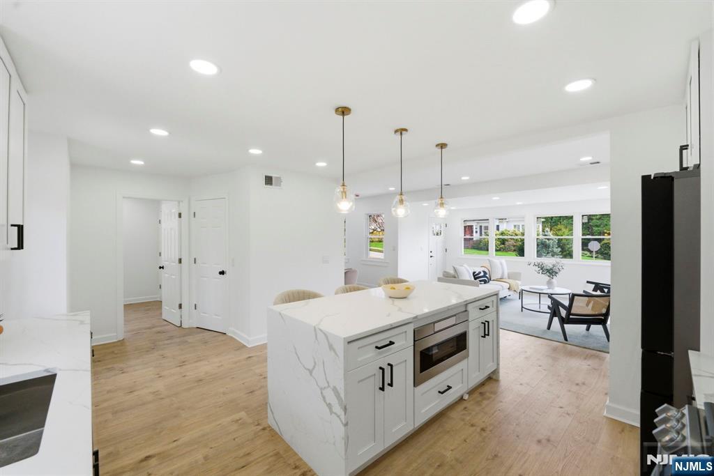 property viewer photo 7