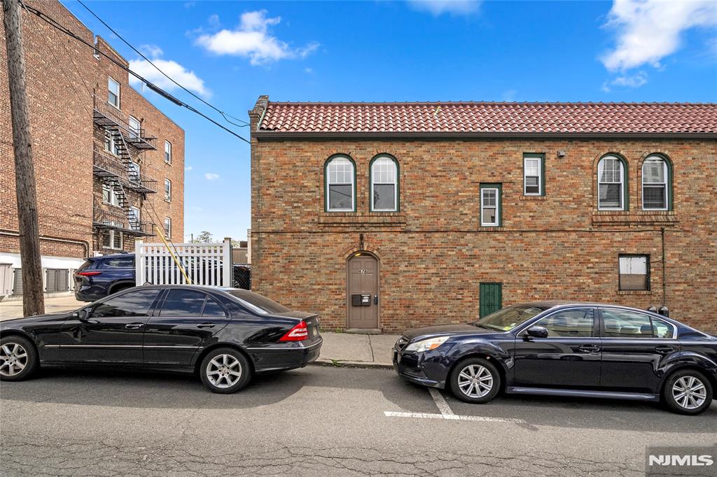 main property photo 14