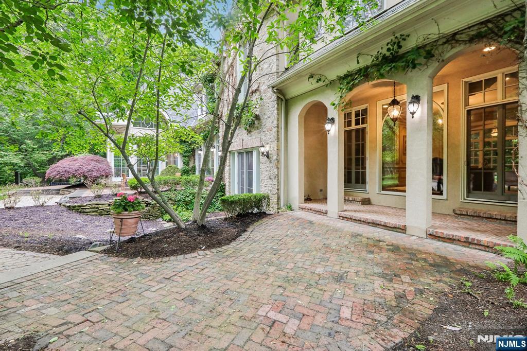 main property photo 45