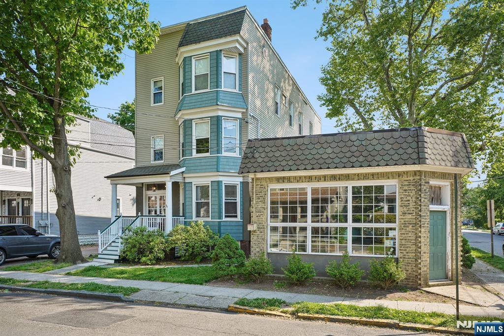 main property photo 22
