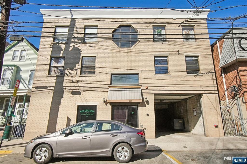 main property photo 13