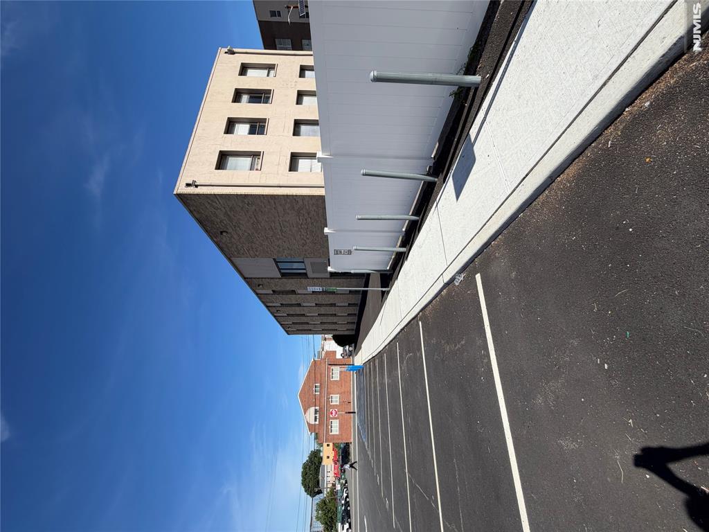 main property photo 7