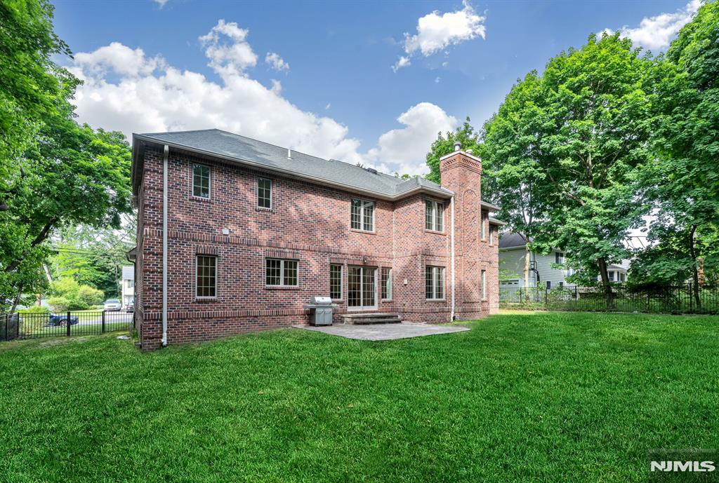 main property photo 42