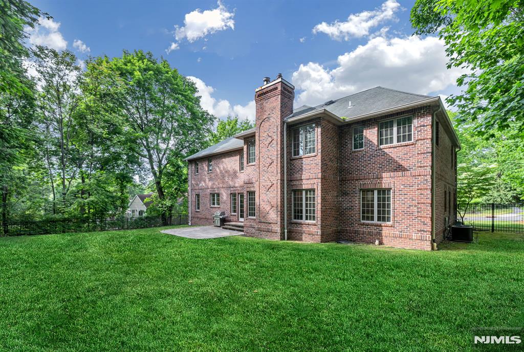 main property photo 43