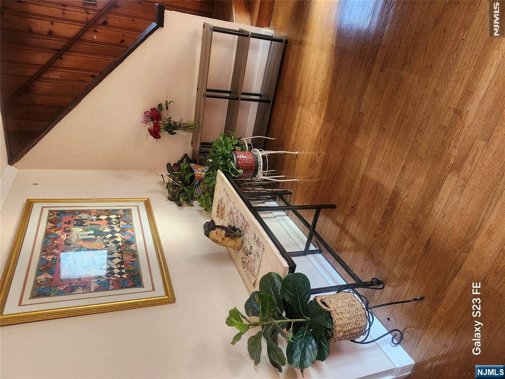 property viewer photo 3