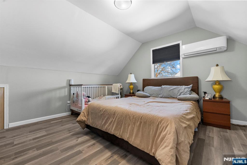 property viewer photo 13