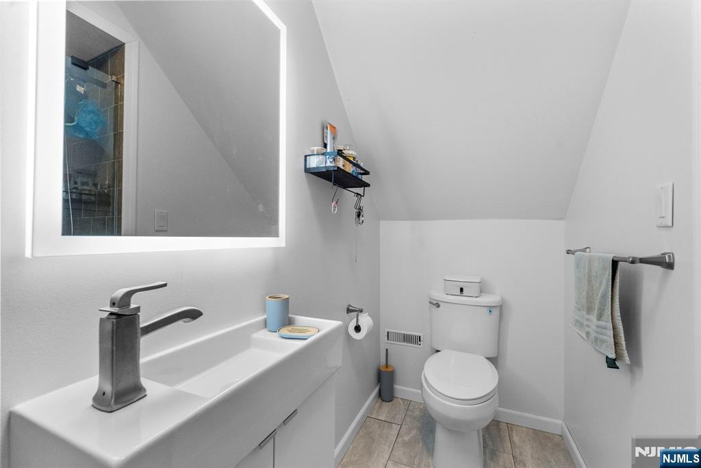 property viewer photo 15