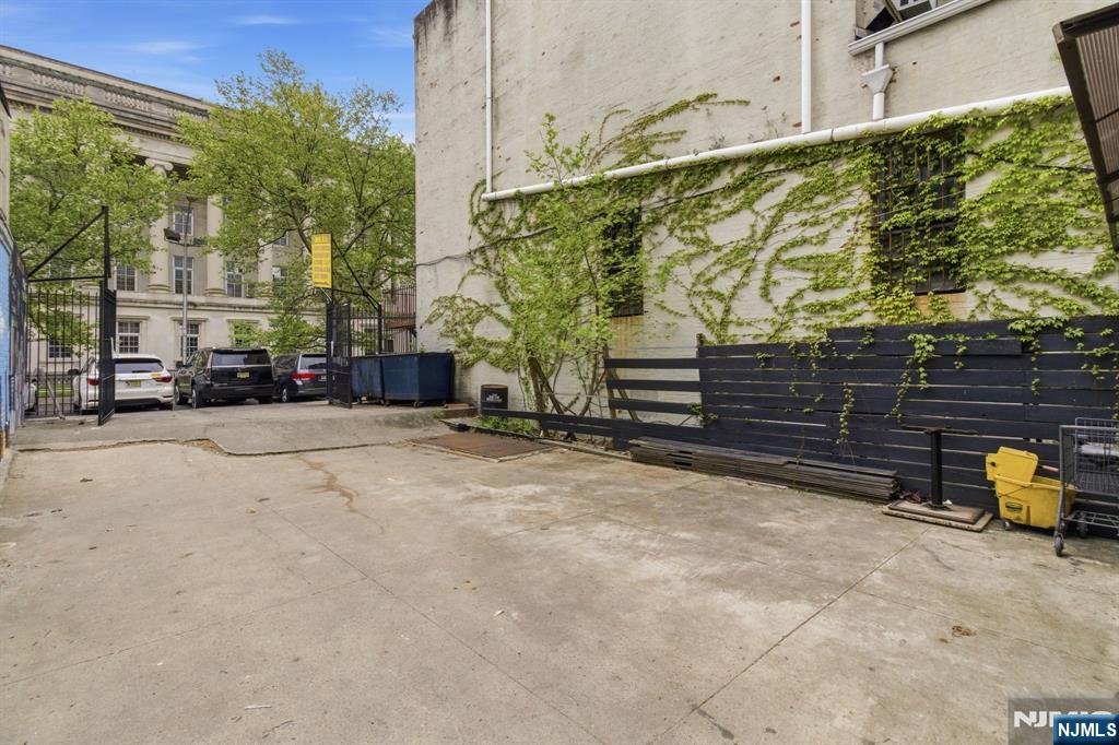 main property photo 12