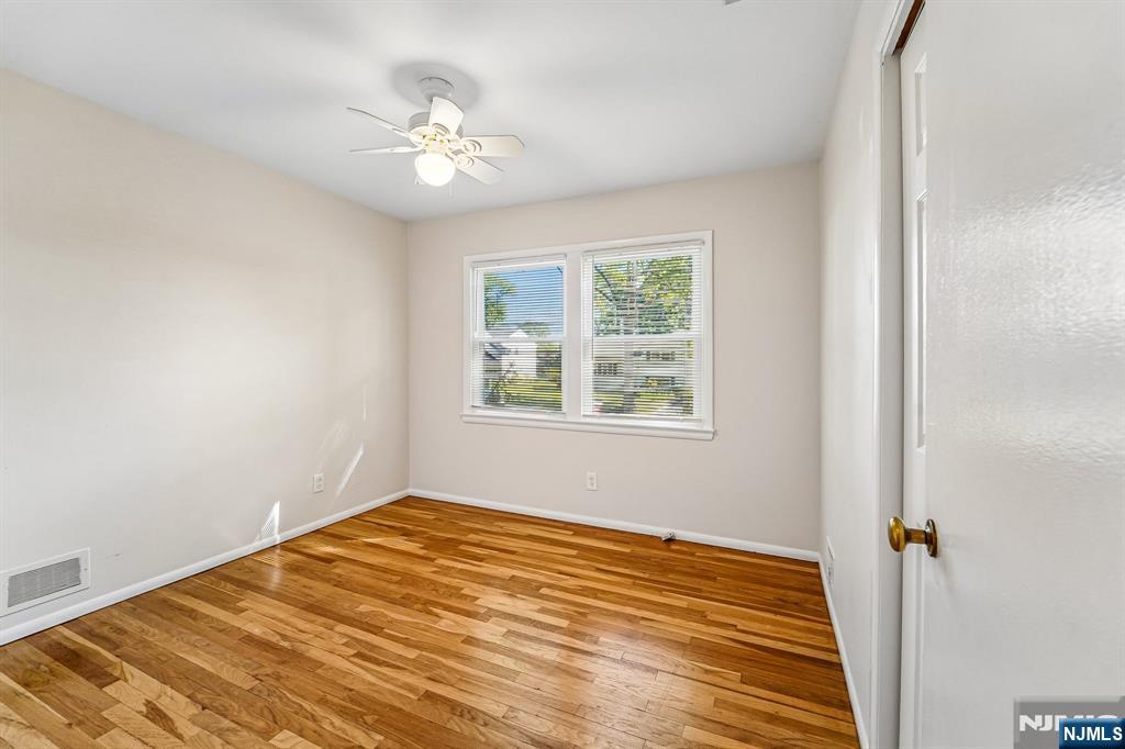 property viewer photo 12