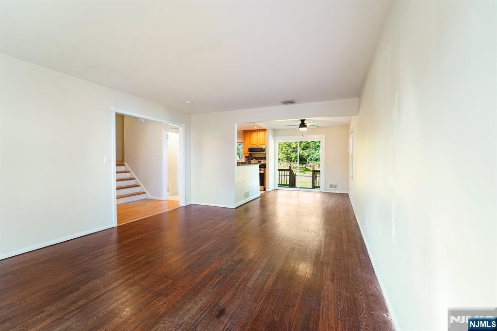 property viewer photo 5