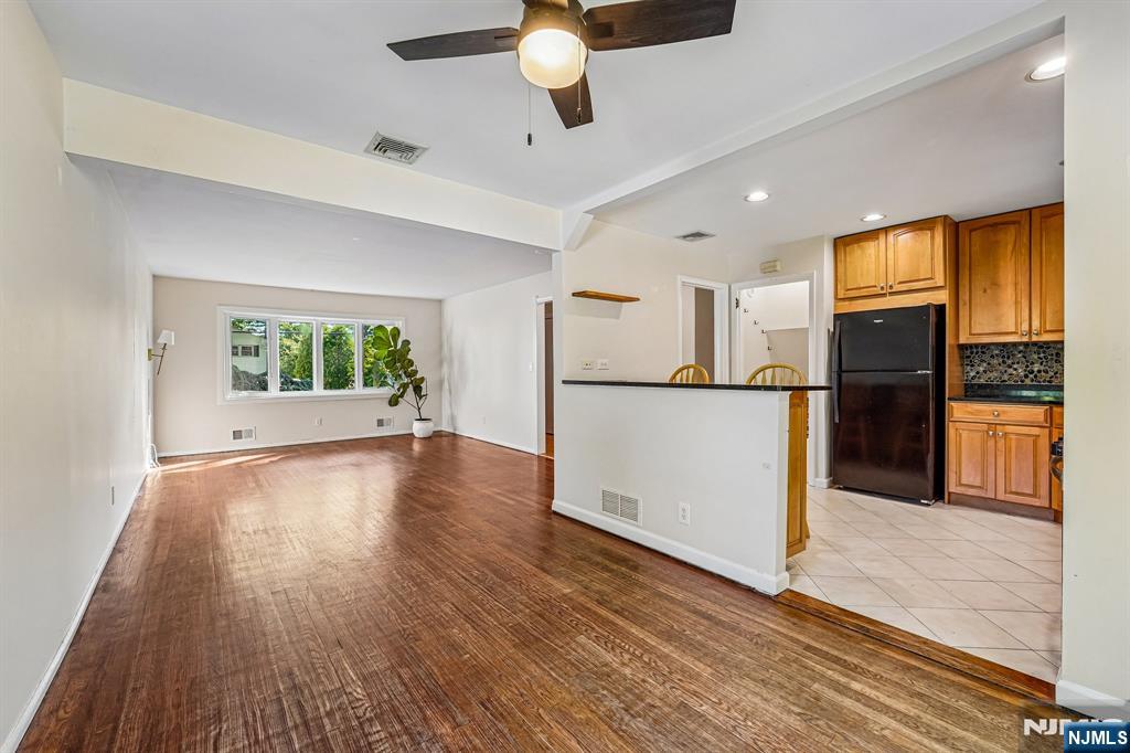 property viewer photo 7