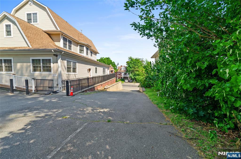 main property photo 48