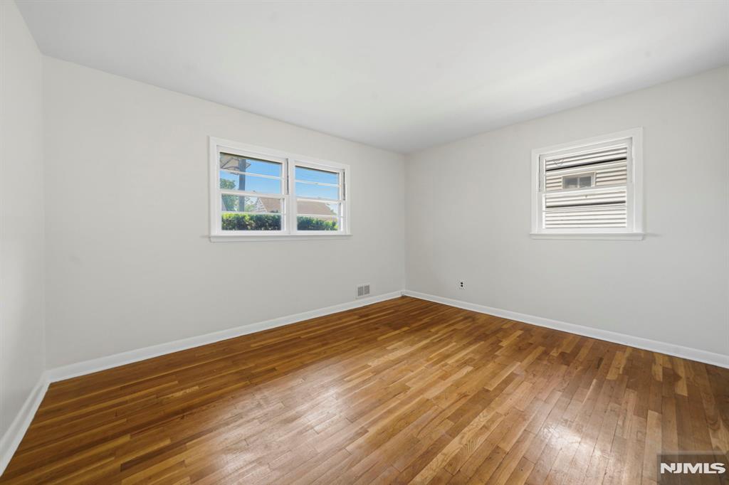 property viewer photo 10