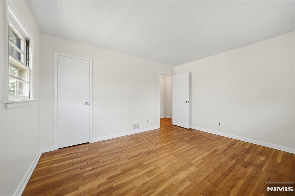 property viewer photo 11
