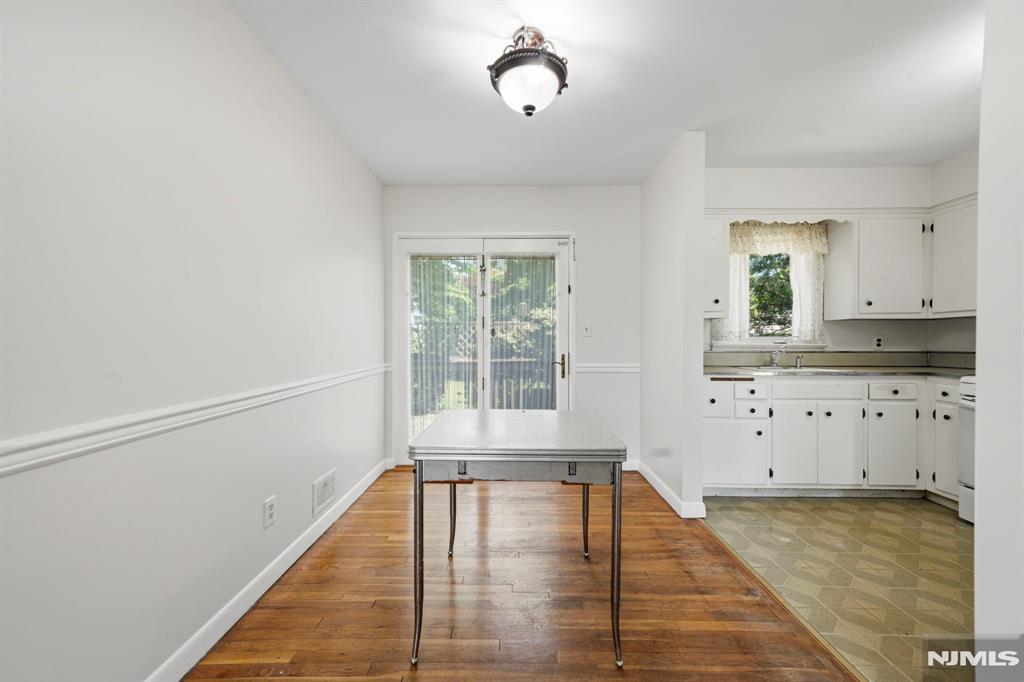 property viewer photo 6