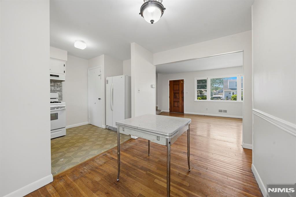 property viewer photo 7