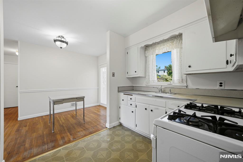 property viewer photo 9