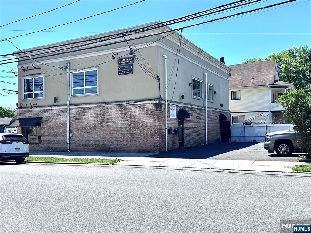 main property photo 9