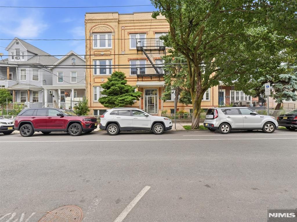 main property photo 12