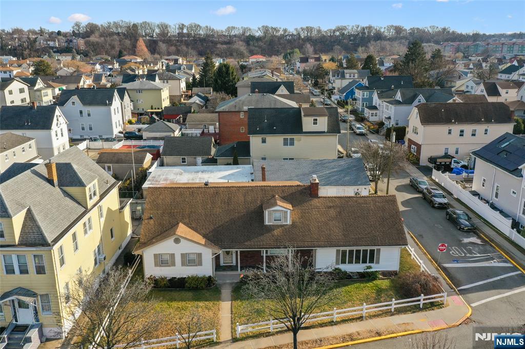 main property photo 14