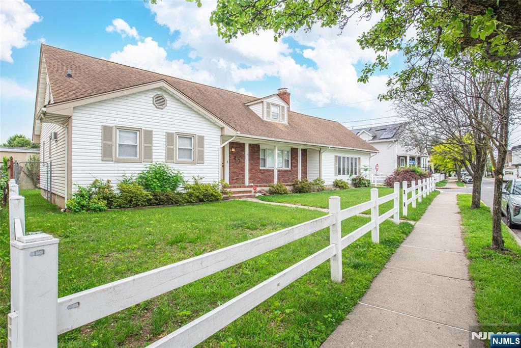 main property photo 17