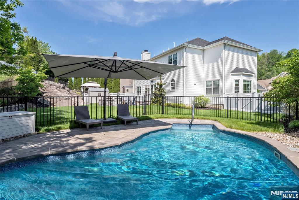 main property photo 45