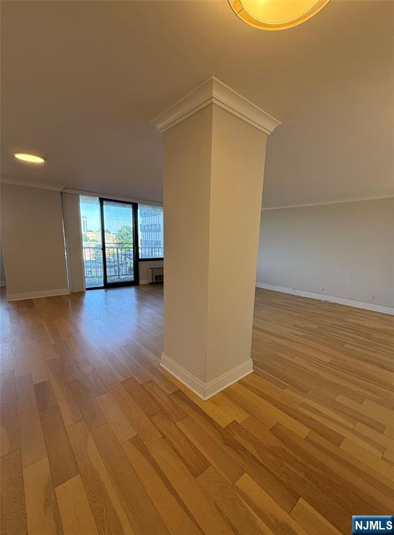 property viewer photo 1